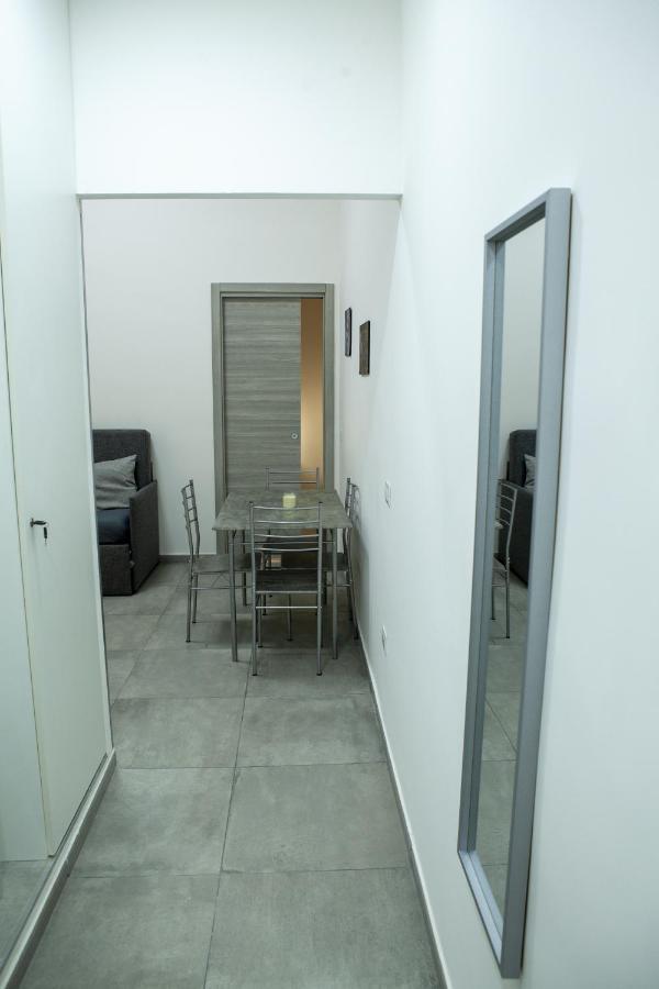 Na' Stanza In Piazza Apartment Naples Exterior photo