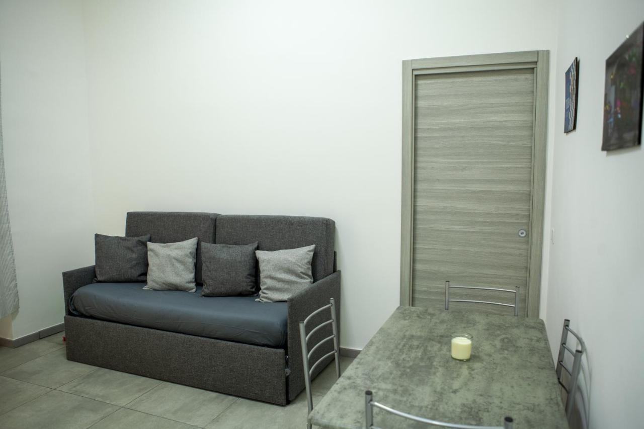 Na' Stanza In Piazza Apartment Naples Exterior photo